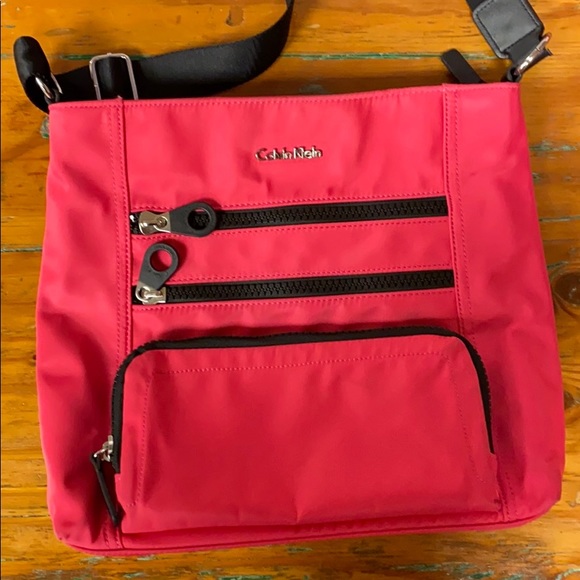Calvin Klein Crossbody - Picture 1 of 3